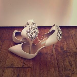 Size 10 lightly worn Davidtutera heels. Beautiful!